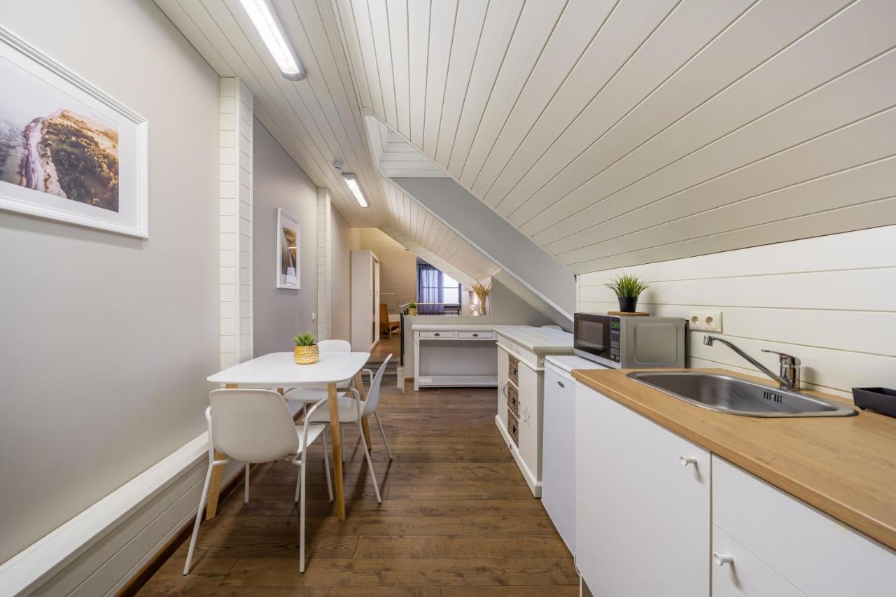 Enjoy Old Town Vibes In 1716 Laipu Residence With 4 Stylish Apartments And 1 Penthouse Рига Экстерьер фото